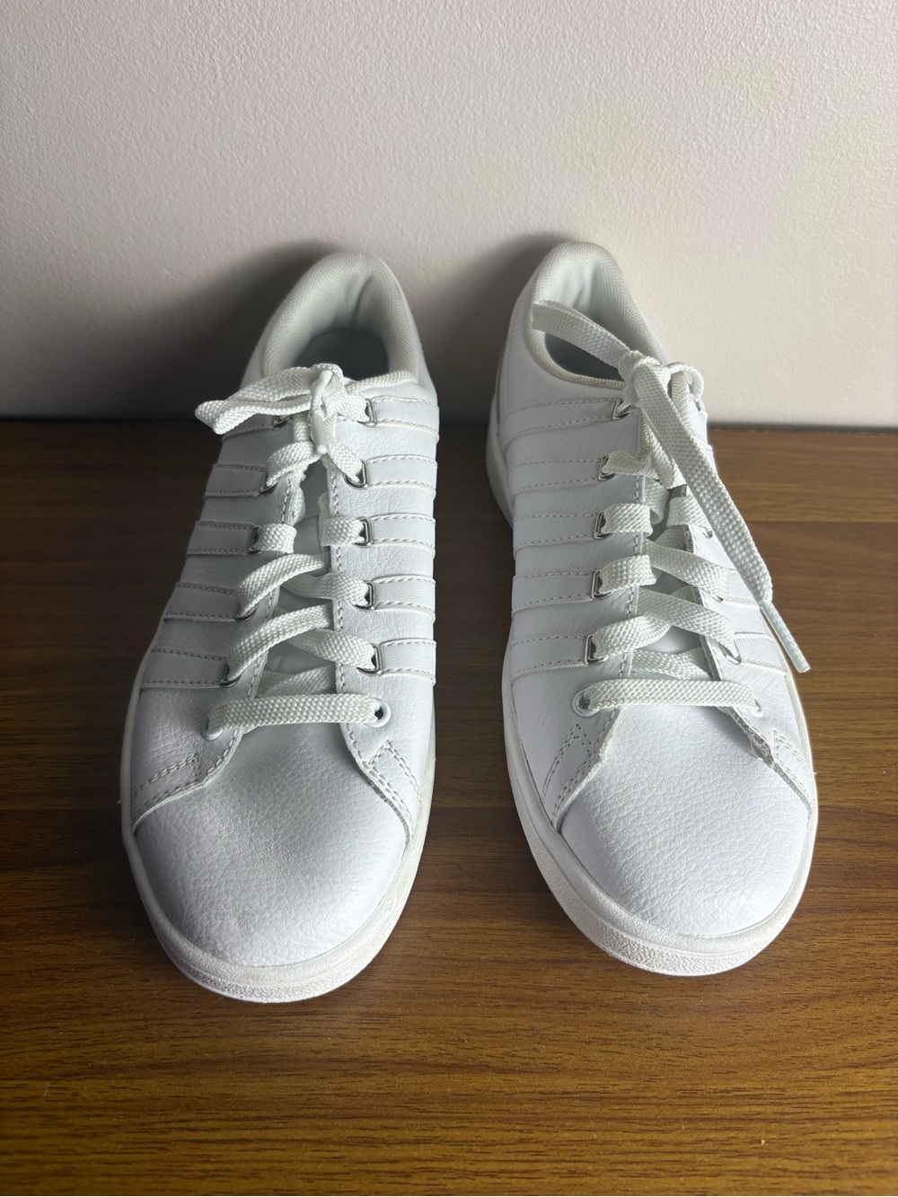 White K-Swiss Women's Lace-Up Low-Top Classic Sneakers Size 7